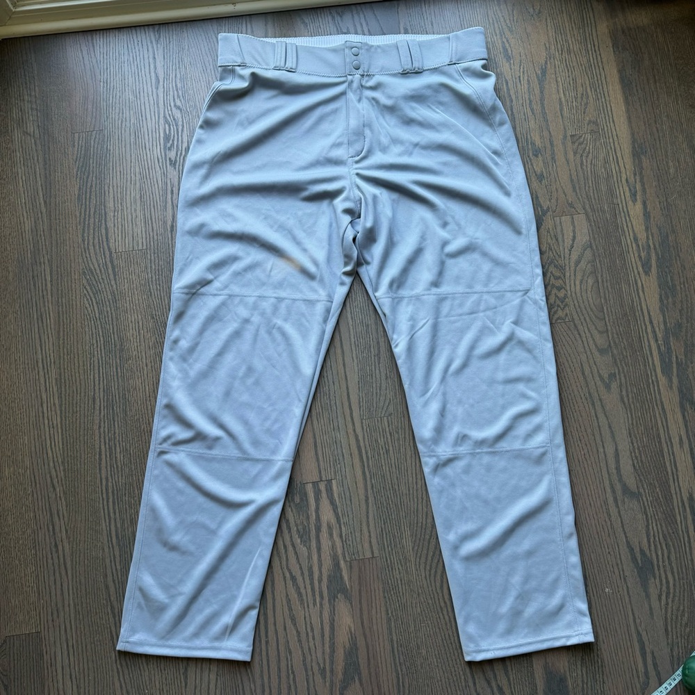 NWOT Men’s Majestic Grey Baseball Pants. Size XL.